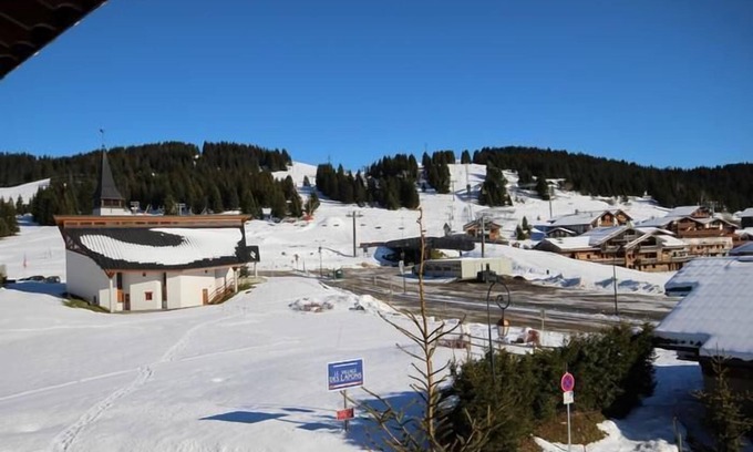 Les Saisies Apartment | 100m from ski slopes, 2nd floor, balcony, tv, ski locker, 33m², Les Saisies