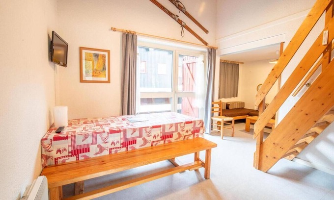 Villarodin-Bourget Apartment | 100m from ski slopes, 1st floor, balcony, parking, tv, ski locker, 47m², La Norma
