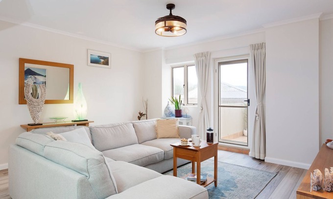 Shoal Bay Apartment | 101 The Breakwater 2 Messines - Linen, Wifi, Air con