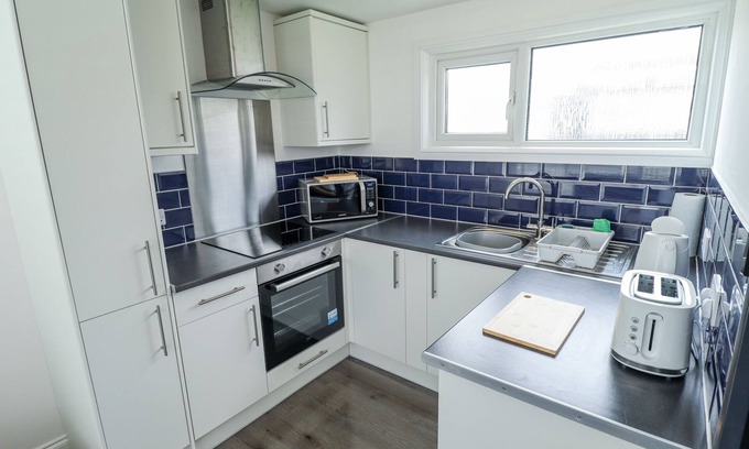 Chapel Saint Leonards Cottage | 104 The Laurels