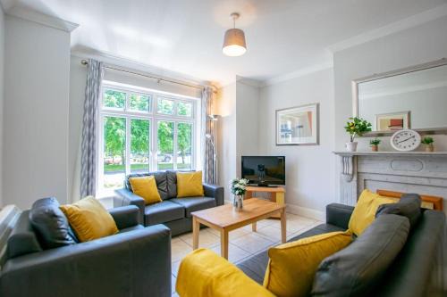 Galway City Centre House | 108 - 5 Bed Townhouse by Shortstays