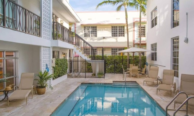 South Pointe Condo | 108 - Sofi Studio Condo near Beach, Heated Pool!