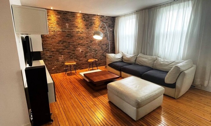 Hochelaga Apartment | #108 Spacious Apt, in Hochelaga
