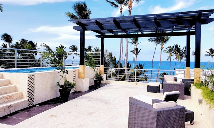 El Cortecito Condo | 10BR Spacious Multi-Unit Retreat with Rooftop Plunge Pool - Walk to Beach +Bonus