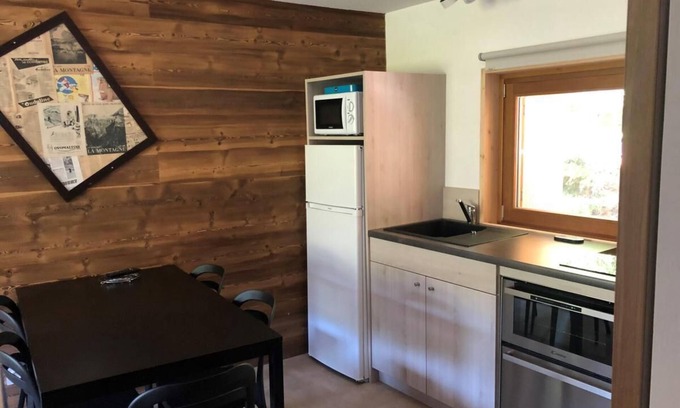 Saint-Leger-les-Melezes Apartment | 10m from ski slopes, swimming pool, sauna, hammam, balcony, parking, tv, ski locker, 28m²