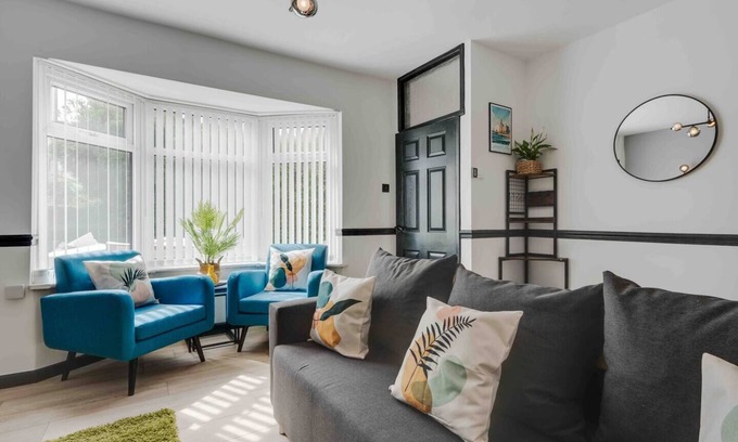 Everton House | 10Min Walk to Stadium | SofaBed | W/M & Dishwasher