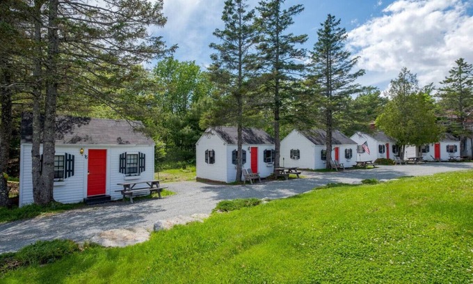 Trenton Cottage | 11 Cute 1Br Acadia Cottage Open Hearth Inn