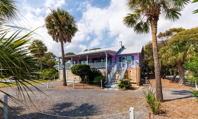 Folly Beach House | 1120 E Arctic Ave - Neptune's Folly - Ocean View
