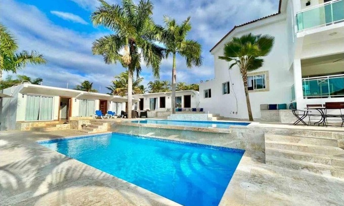 La Mulata Villa | 12 BR Villa with Heated Jacuzzi