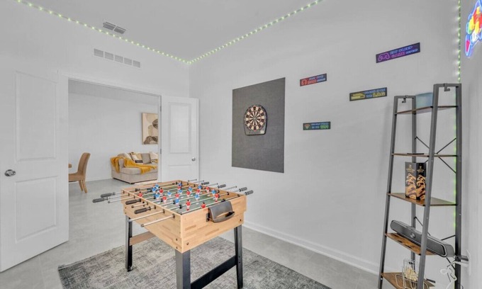 Winter Haven Apartment | 12 min to Legoland & SeaLife- Games/Peppa Pig/Dinning