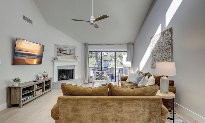 Beach Lagoon Condo | 12 Turtle Lane Club - Lagoon Views & Steps to the Beach