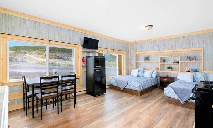Leadville Apartment | 12Private Room with Kitchen Dog Friendly Leadville