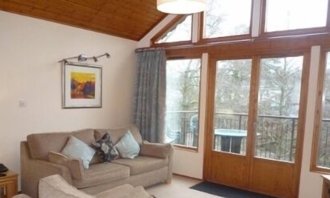 Keswick Cabin | 13 KESWICK BRIDGE, family friendly, with a garden in Keswick