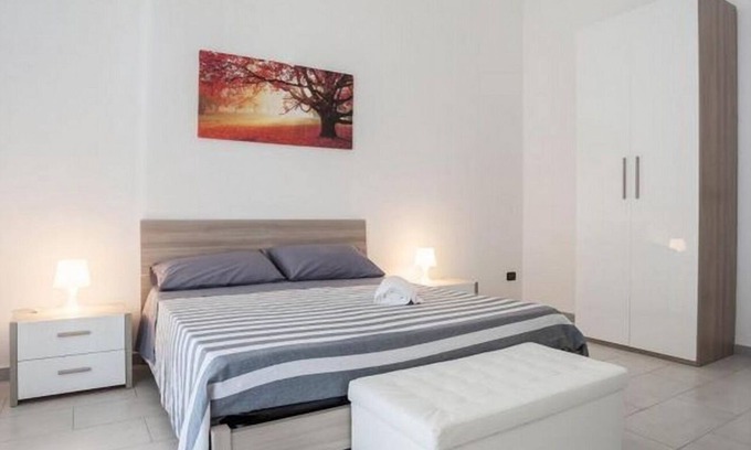 Municipio 1 Apartment | 13 NEW! 1bedroom & balcony P.zza Garibaldi! WiFi