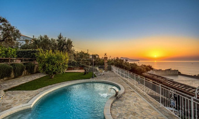 Massa Lubrense Villa | 130 m² Villa ∙ 4 bedrooms ∙ 8 guests