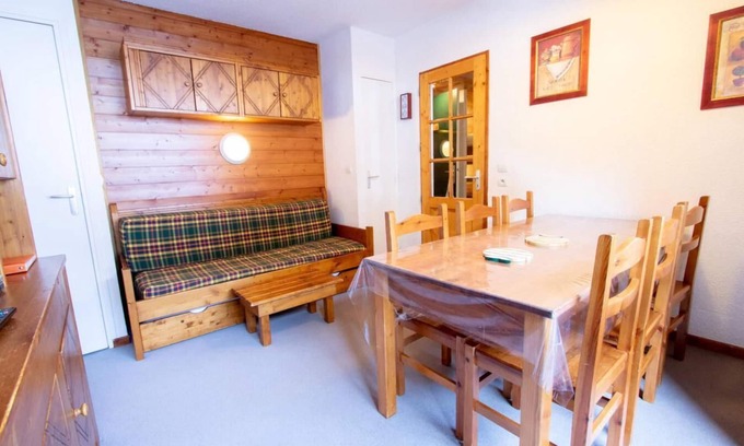 Villarodin-Bourget Apartment | 130m from ski slopes, 2nd floor, balcony, parking, tv, ski locker, 35m², La Norma