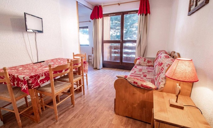 Villarodin-Bourget Apartment | 130m from ski slopes, 4th floor, balcony, parking, tv, ski locker, 27m², La Norma