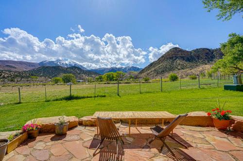 Spanish Valley House | 14 Mi to Main Street Moab Cabin with Hot Tub Access