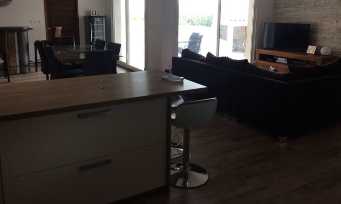 Saint-Come-et-Maruejols Villa | 140m2 villa with swimming pool