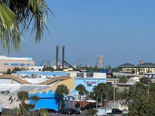Southwest Orlando Apartment | 15 - Amazing Vulcano Bay - Universal View