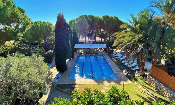 Sitges Villa | 15 min./car from Sitges – Villa El Ranch – 10-min. walk to beach. XXL Jacuzzi
