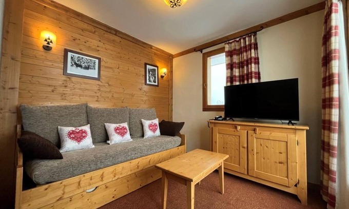 Val Cenis Apartment | 150m from ski slopes, Ground floor, fitness, swimming pool, balcony, tv, ski locker, 38m², Val Cenis