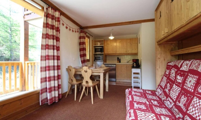 Val Cenis Apartment | 150m from ski slopes, 2nd floor, fitness, swimming pool, balcony, tv, ski locker, 40m², Val Cenis
