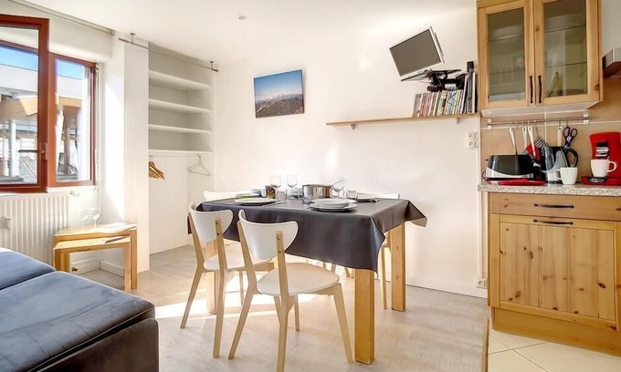 Les Menuires Apartment | 150m from resort center, tv, ski locker, 30m², Les Menuires