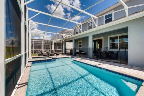 Davenport House | 1596 MC - Enchanted 6BR Villa: Pool Magic for 14