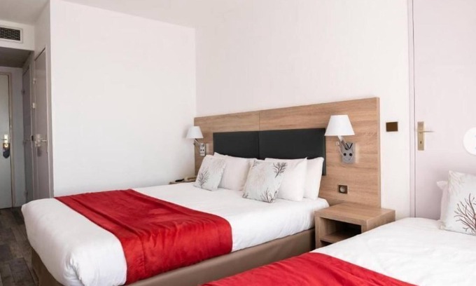 Le Cannet Apartment | 15m de la Plage du midi | Chambre triple + Rooftop