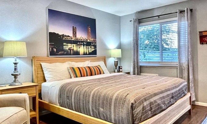 Southeastern Sacramento House | 15th Ave · Rare Land Park Studio w/King Bed + Patio + Washer Dryer + Kitchen