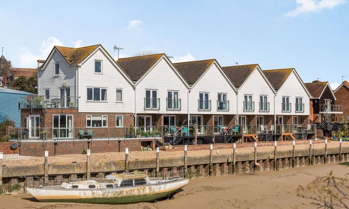 Rye Cottage | 16 The Boathouse
