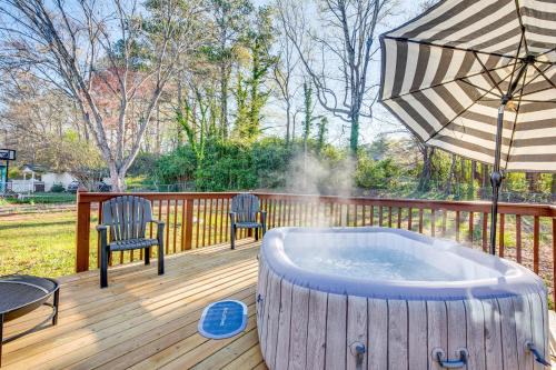 Lithia Springs House | 18 Mi to Downtown Atlanta Quiet Home with Fire Pit