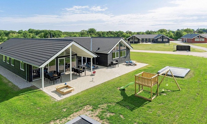 Grenaa House | 18 person holiday home in Grenaa