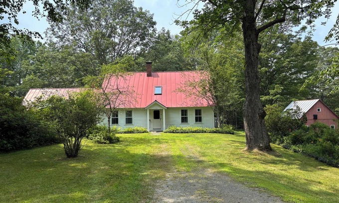Rowe House | 18th Century Refurbished Yankee 3 Bedroom Farmhouse in the Berkshires