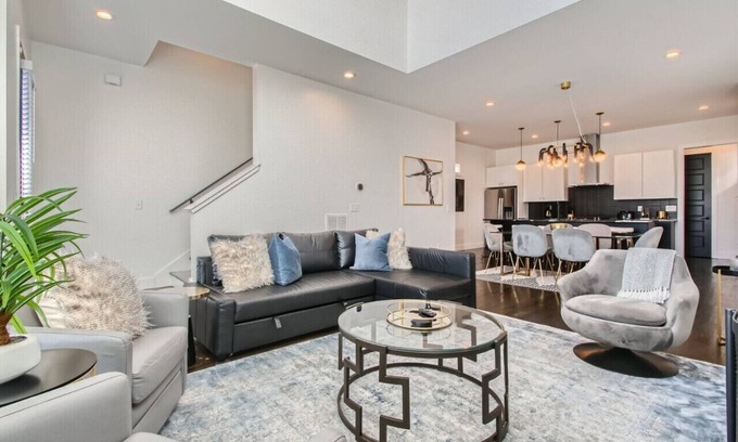 Berry Hill House | 19- "MUSIC HILL" Home- The Music City Collection