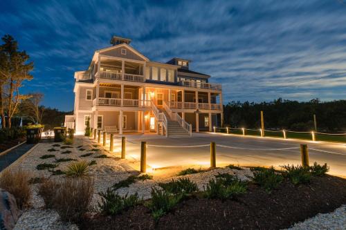 Ocean Sands House | 1920 - Captains Corner by Resort Realty