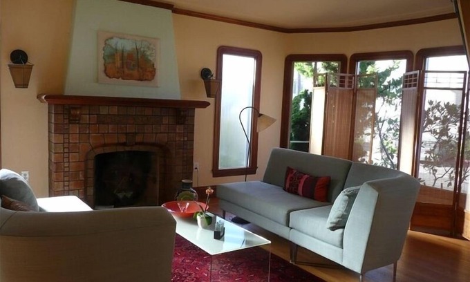 Oakland Ave - Harrison St House | 1927 Arts and Crafts Mediterranean-Style 2 Bdrm 2 BA House