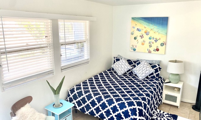 Crown Point Apartment | 1975 PB Walk to BAY PIER & BEACH Cozy studio