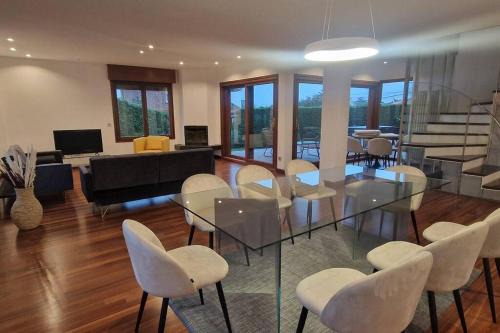 El Pison House | 1A119 El Sangar Somio