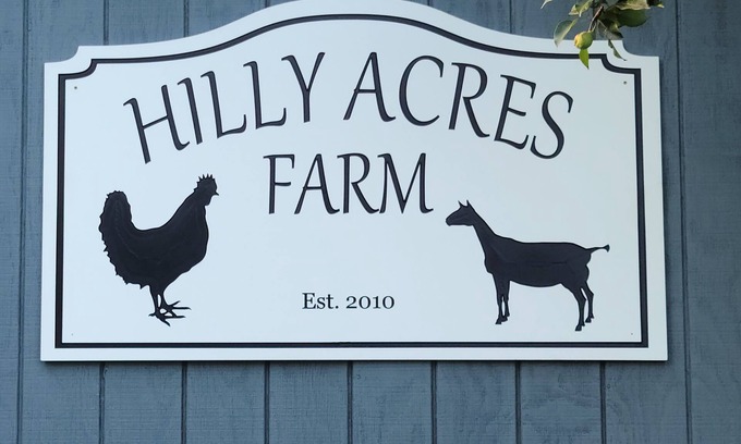 Bristol Apartment | 1B/1B Apt. on Hobby Farm 🐔 🐐 in Bristol. 5 minutes from Newfound Lake