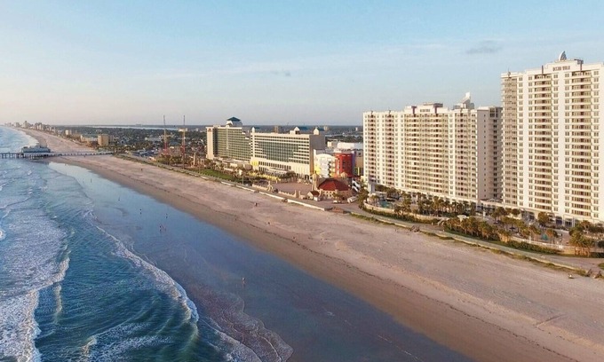 Daytona Beach Resort | 1BD/Daytona - Oceanfront Resort w/Pools, Nearby Attractions and Beaches!
