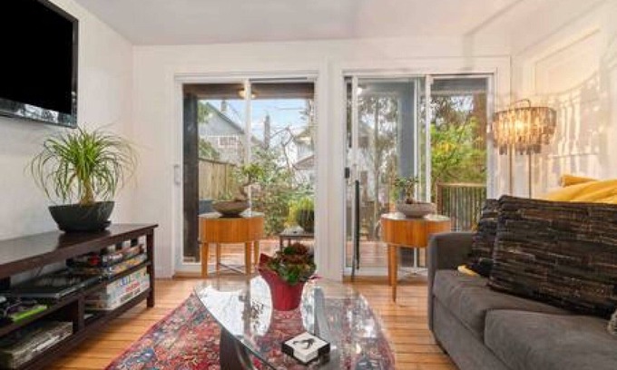 Upper Lonsdale House | 1BD Gem with Unparalleled Charm