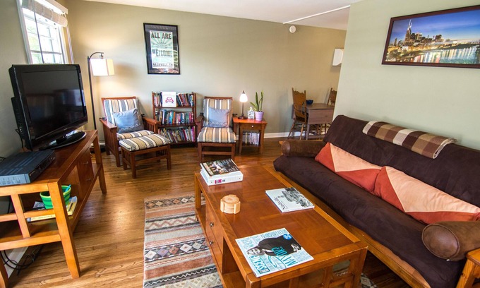 Lockeland Springs Apartment | 1bed/1 bath in East Nashville with 250 5* Reviews on another site (Apt A)