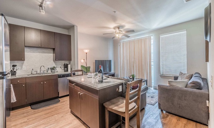 Knox - Henderson Apartment | 1Bedroom 2 beds Apt Uptown/Parking/Washer n Dryer