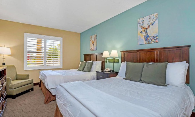 Florida Central Atlantic Coast Apartment | 1BR 2 Queens Hotel-Apt with Pool, Hot Tub & Arcade, near Disney & Universal!