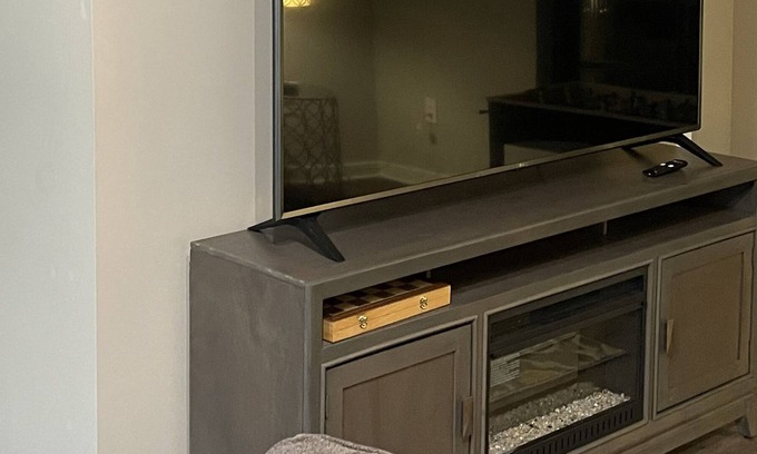 Commonwealth Apartment | 1br homelike luxury downtown