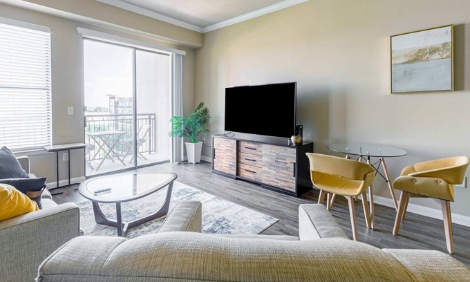 Cityplace Apartment | 1BR Luxury Uptown Suite w/ Pool & Gym