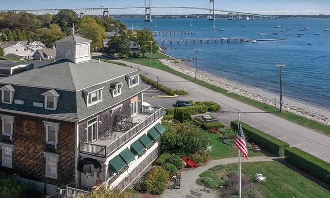 Jamestown Condo | 1br Suite Deluxe Condo Narragansett Bay!
