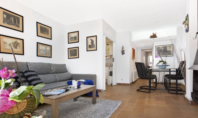 Llafranc Apartment | 1SAB 01 - Cosy 2 bedroom apartment located just 100m from the lovely beach of Llafranc